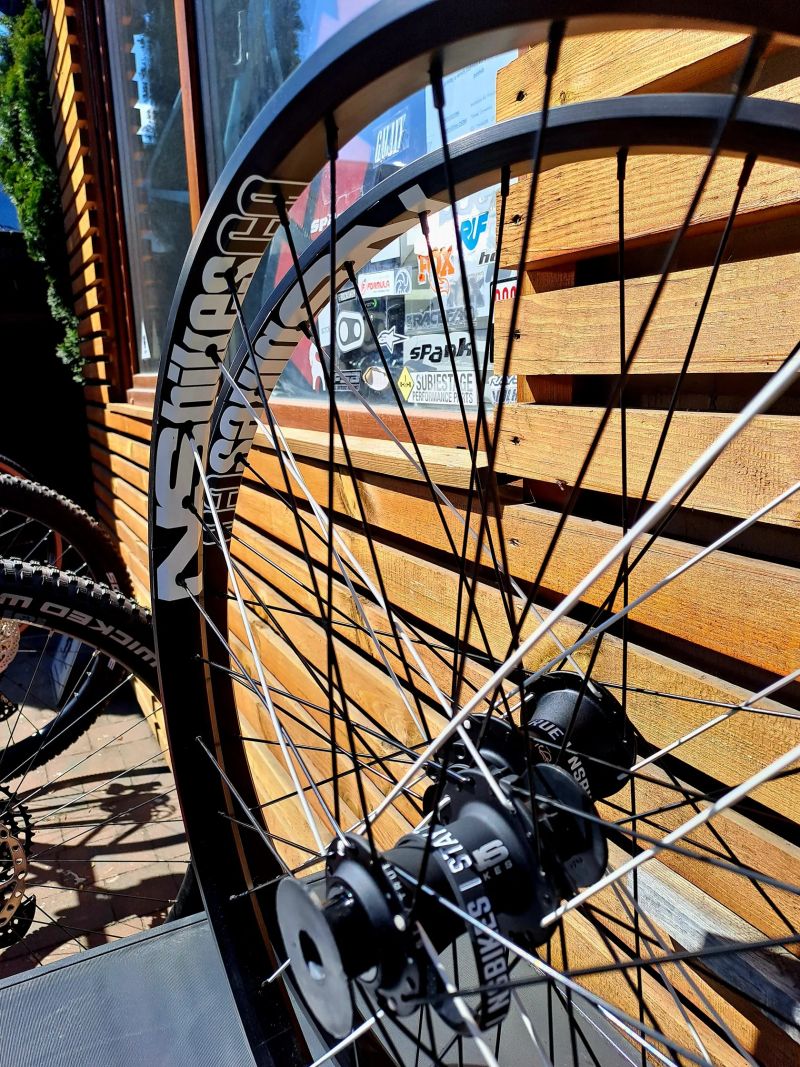 Zapletená kola NS Fundamental 26" pumtrack /dirt