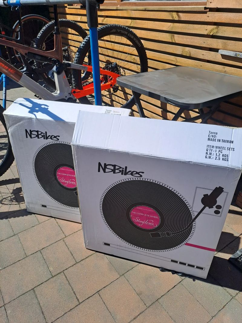 Zapletená kola NS Fundamental 26" pumtrack /dirt