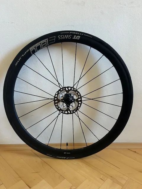DT Swiss E1800 Spline DB – kola + kotouče + pláště