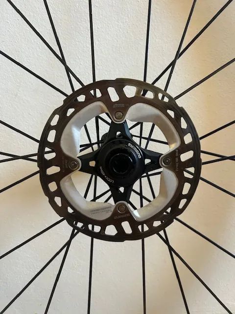 DT Swiss E1800 Spline DB – kola + kotouče + pláště