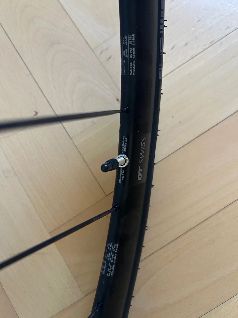 DT Swiss E1800 Spline DB – kola + kotouče + pláště