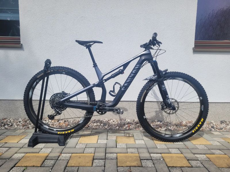 Canyon Neuron CF 9.0 SL (Vel. M) – Karbonová kola Reynolds, SRAM X01, G2 Brzdy