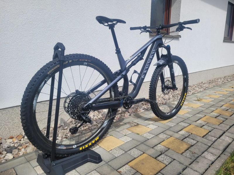 Canyon Neuron CF 9.0 SL (Vel. M) – Karbonová kola Reynolds, SRAM X01, G2 Brzdy