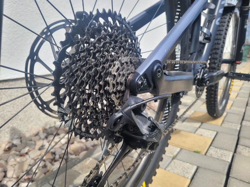 Canyon Neuron CF 9.0 SL (Vel. M) – Karbonová kola Reynolds, SRAM X01, G2 Brzdy