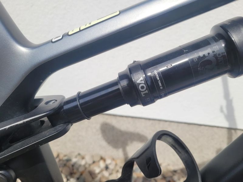 Canyon Neuron CF 9.0 SL (Vel. M) – Karbonová kola Reynolds, SRAM X01, G2 Brzdy