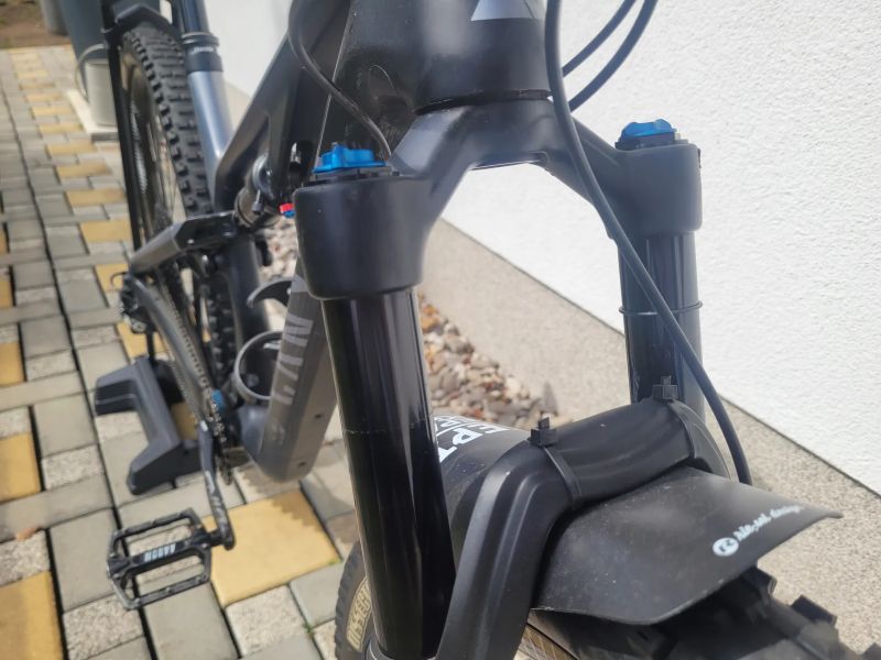 Canyon Neuron CF 9.0 SL (Vel. M) – Karbonová kola Reynolds, SRAM X01, G2 Brzdy