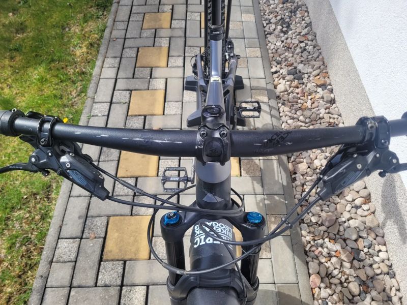 Canyon Neuron CF 9.0 SL (Vel. M) – Karbonová kola Reynolds, SRAM X01, G2 Brzdy