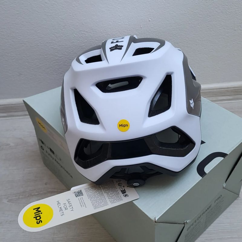 Nová helma Fox Racing Speedframe Pro Defy MIPS, vel. 59-63