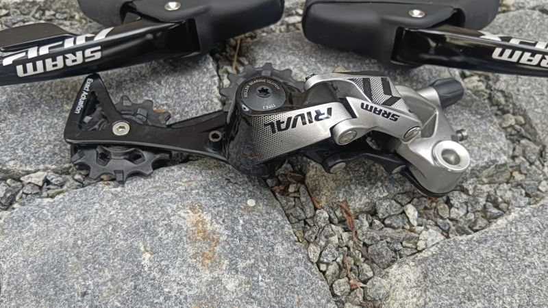 gravel silniční sada SRAM 1x11 přehazovačka SRAM Rival 11 Type 3.0 a páky SRAM APEX HydroR