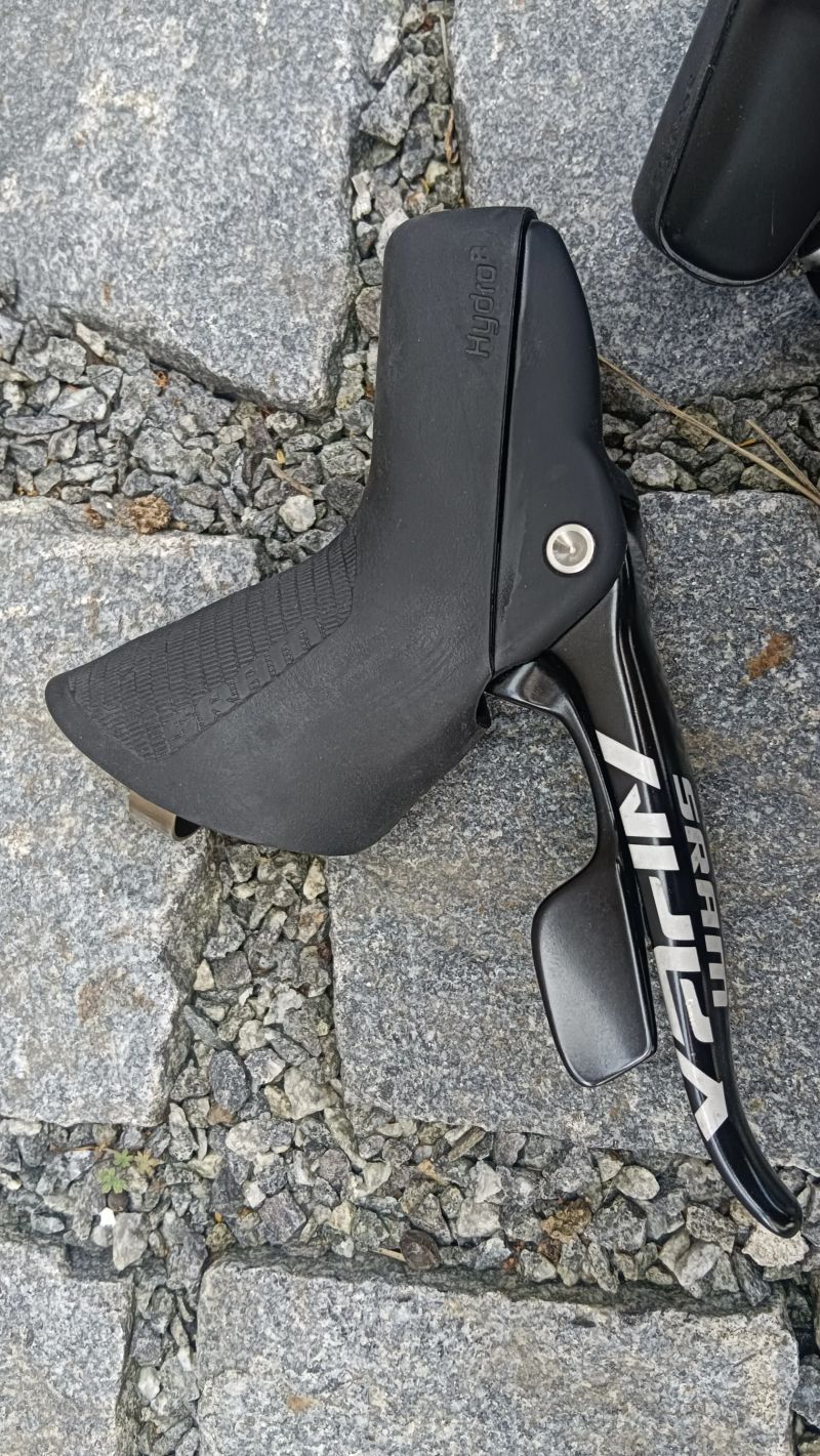 gravel silniční sada SRAM 1x11 přehazovačka SRAM Rival 11 Type 3.0 a páky SRAM APEX HydroR