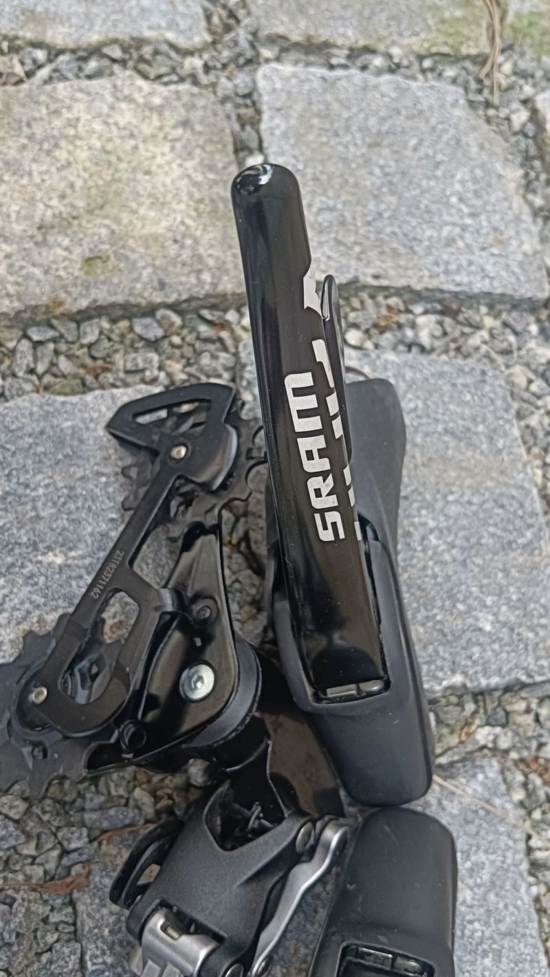 gravel silniční sada SRAM 1x11 přehazovačka SRAM Rival 11 Type 3.0 a páky SRAM APEX HydroR