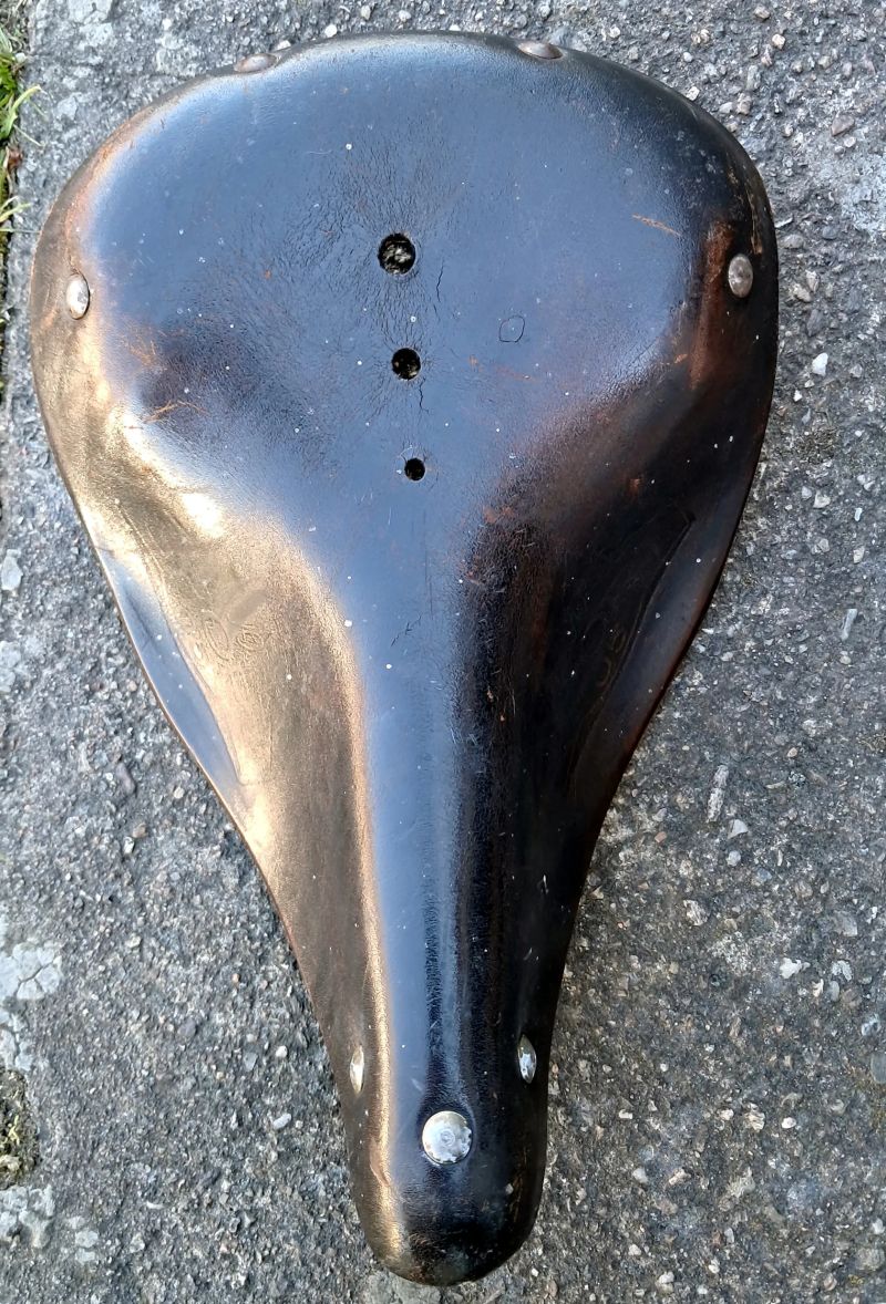 Kožené retro sedlo