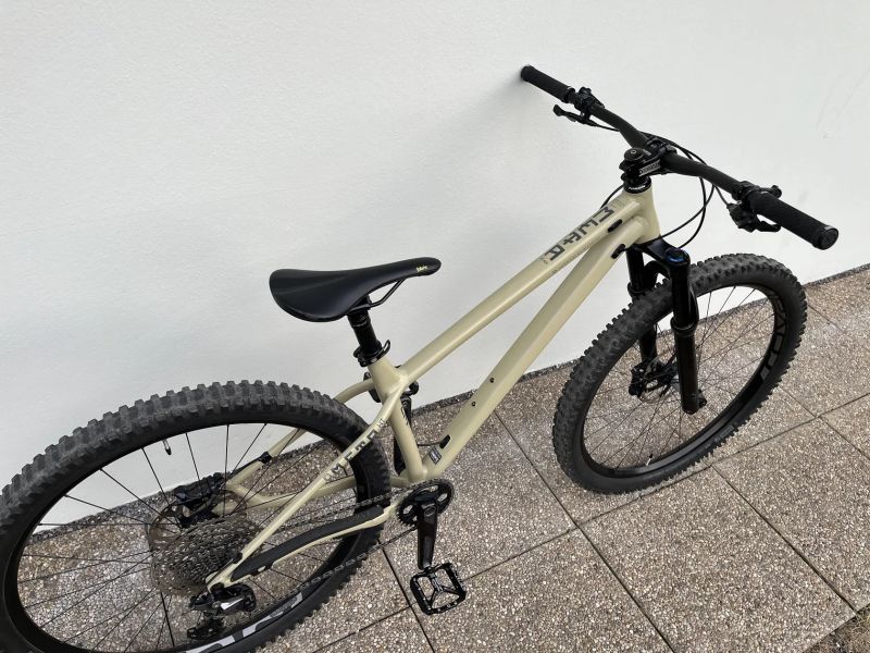 Commencal Meta HT model 2021 