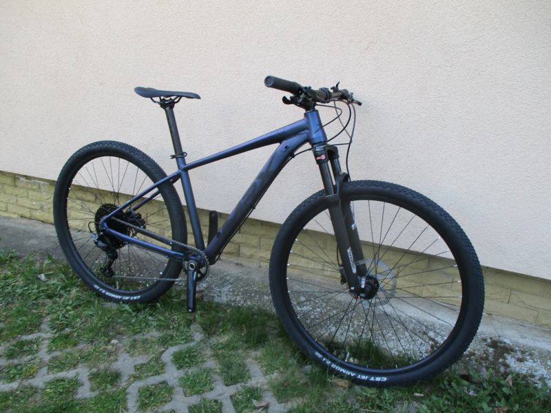 Nové 29" kolo na rámu MRX Sport TB25 17", vzduch. vidlice Suntour XCR, Shimano Deore 1x11, pevná osa
