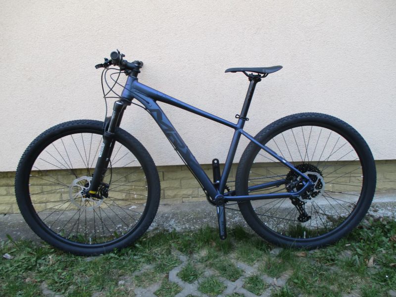 Nové 29" kolo na rámu MRX Sport TB25 17", vzduch. vidlice Suntour XCR, Shimano Deore 1x11, pevná osa