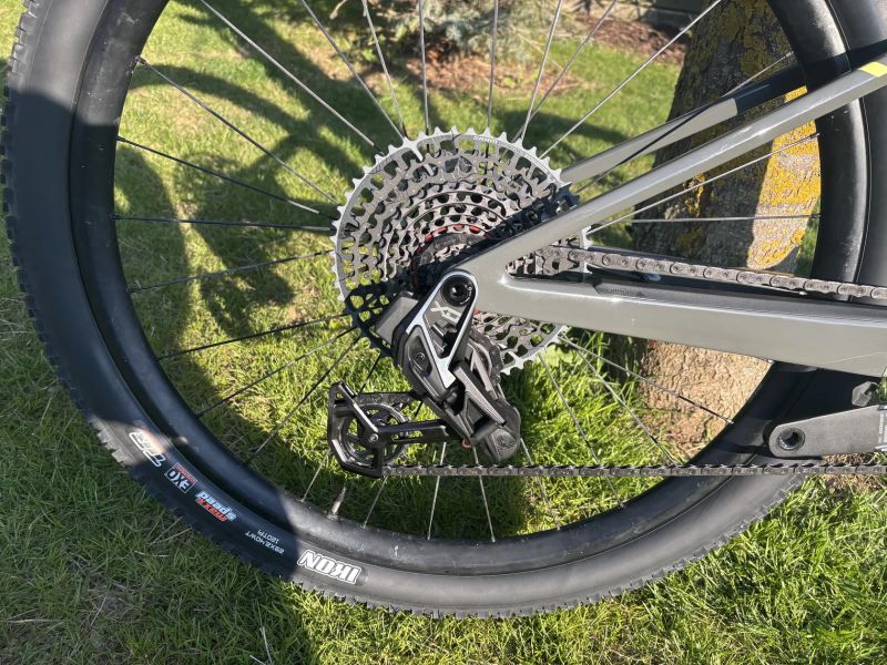 🔥 Prodám špičkové XC závodní kolo Canyon Lux World Cup CFR AXS