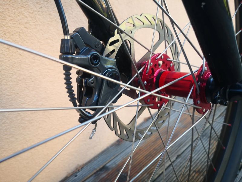 Apache XC 24" 1x11 SRAM NX váha 10kg