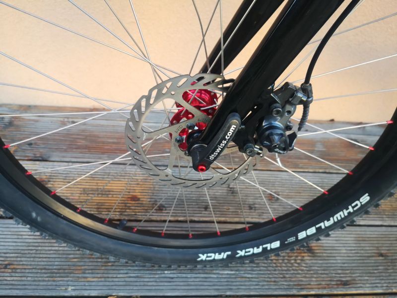 Apache XC 24" 1x11 SRAM NX váha 10kg