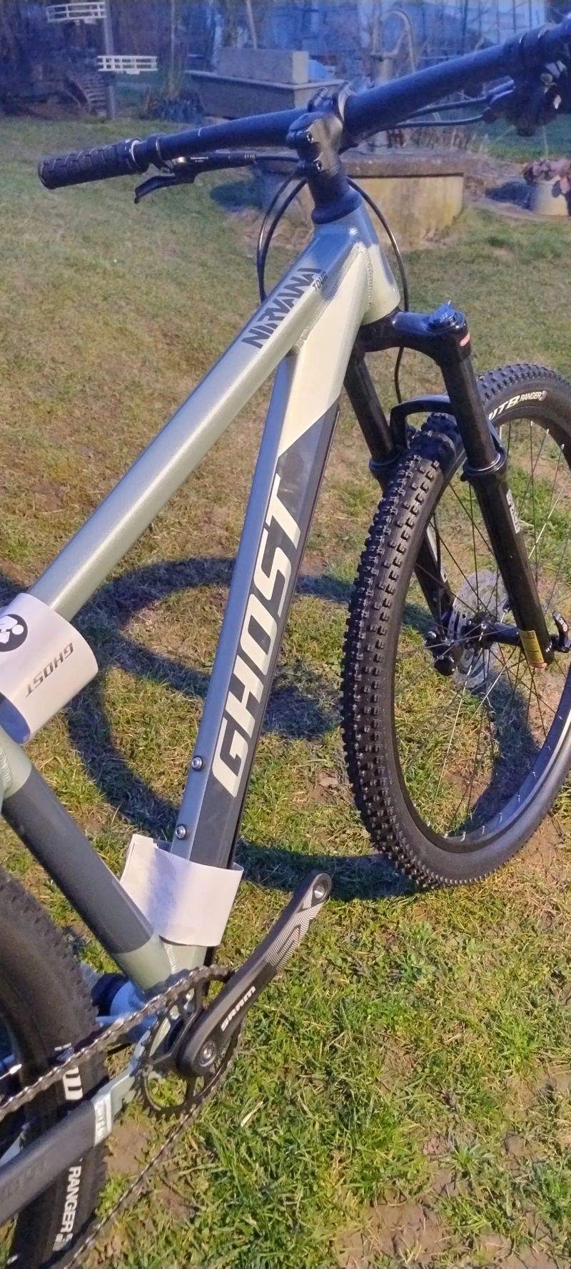 GHOST Nirvana Base 29 Grey/Grey vel. M