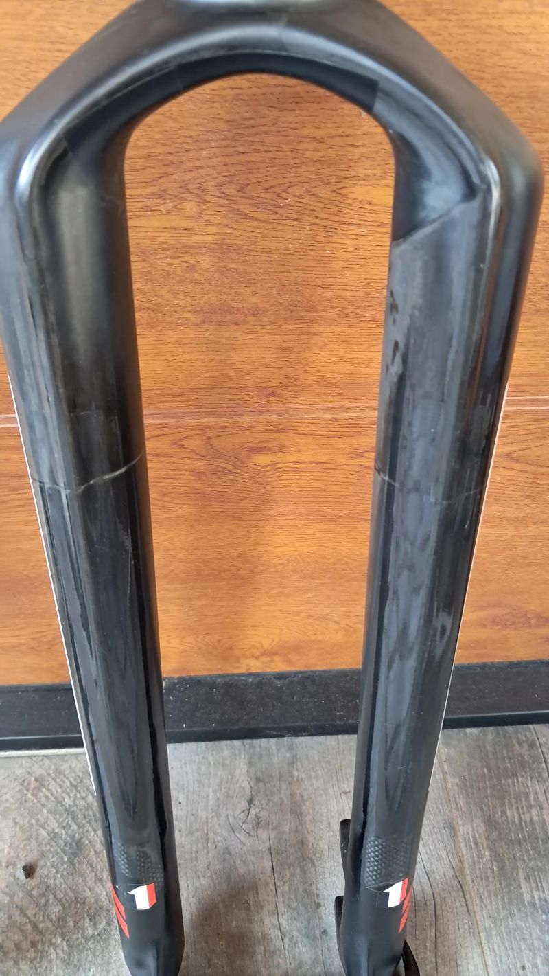 karbonové vidlice MTB 29" Specialized