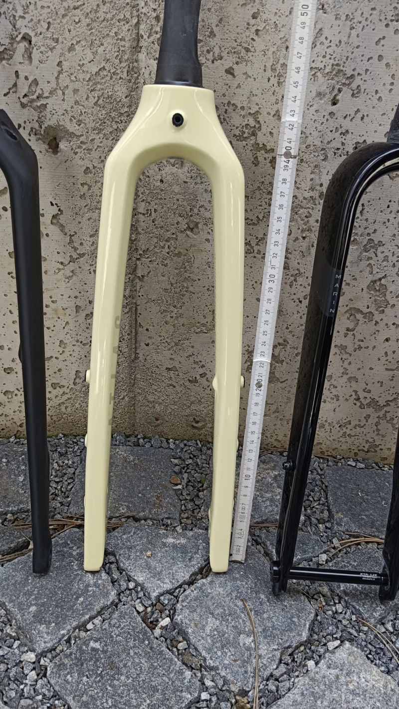 karbonové gravel vidlice CANYON a FOCUS