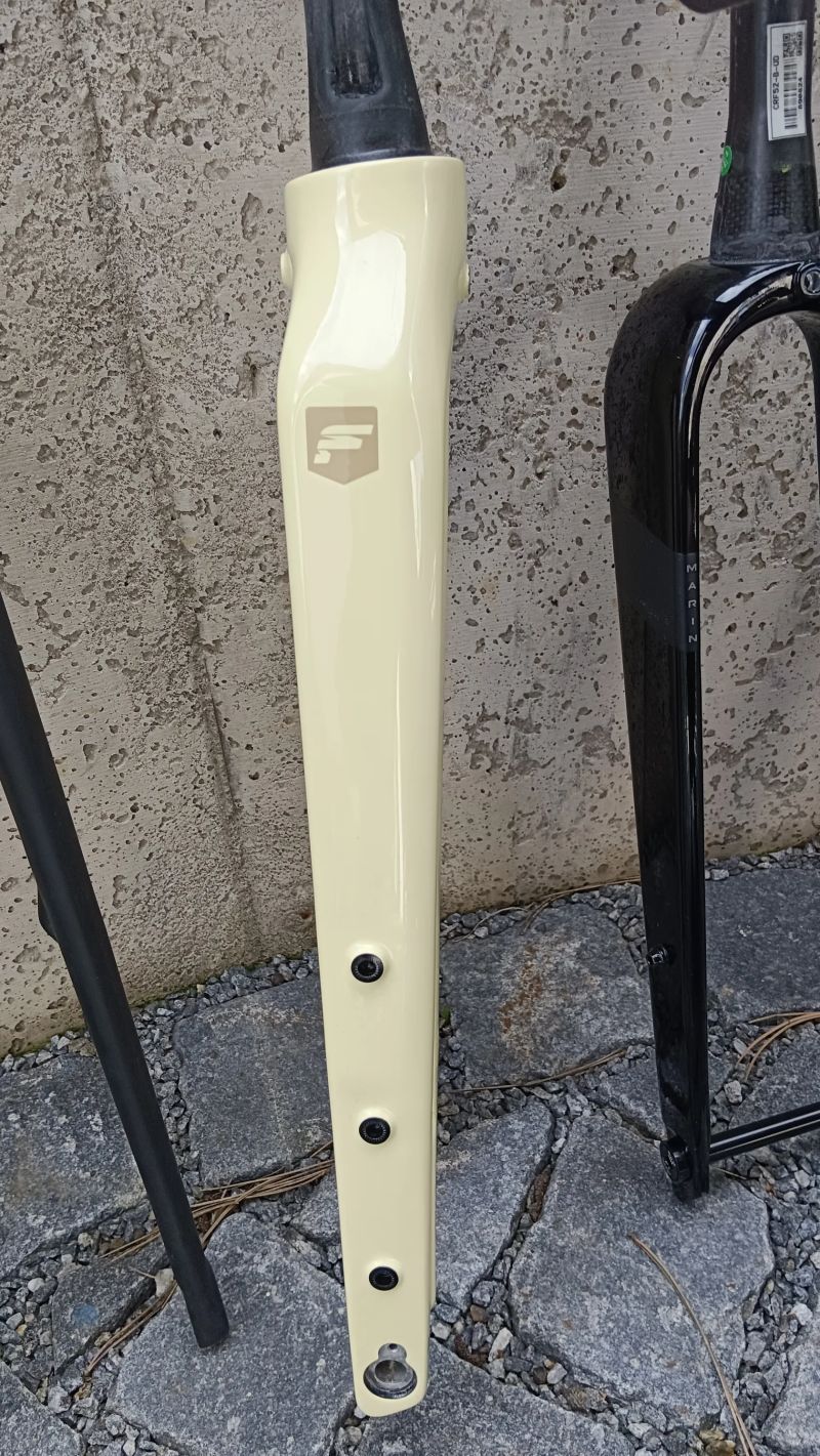 karbonové gravel vidlice CANYON a FOCUS