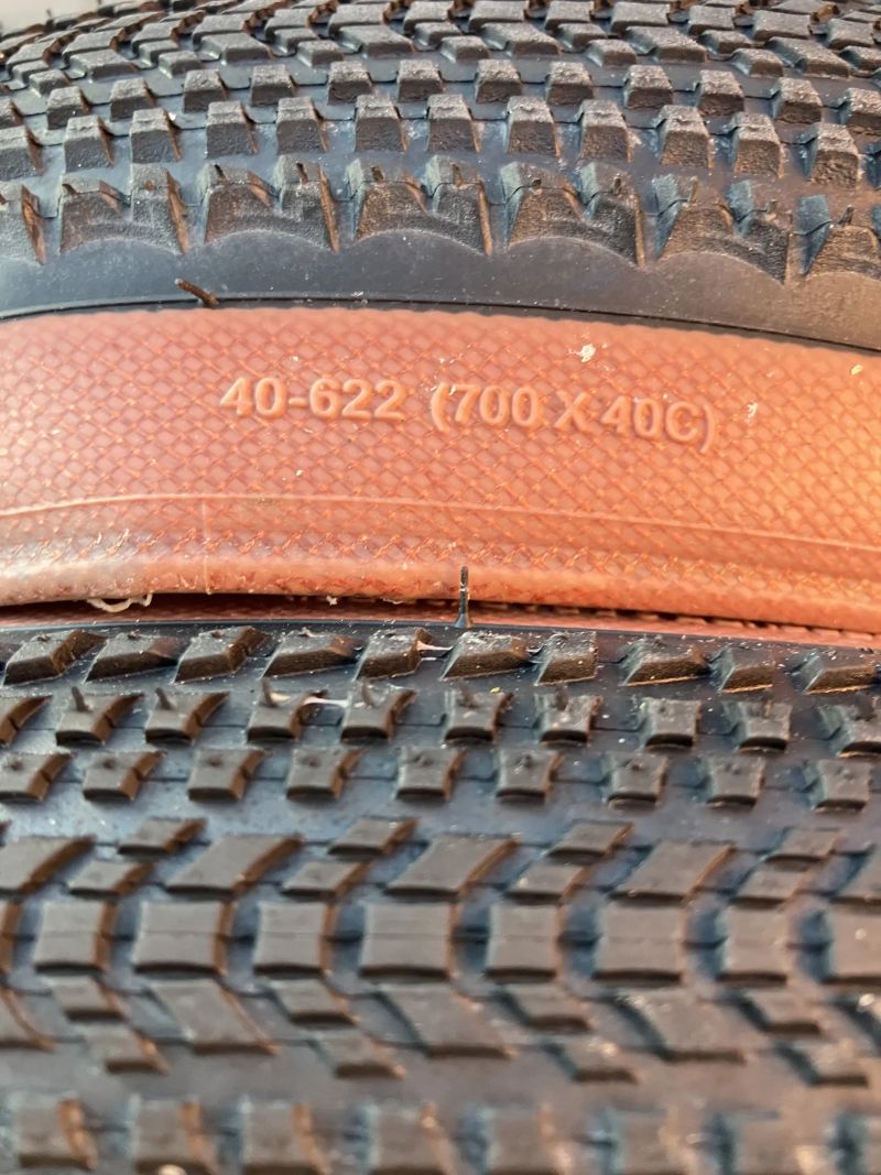 Gravel pláště Hutchinson 