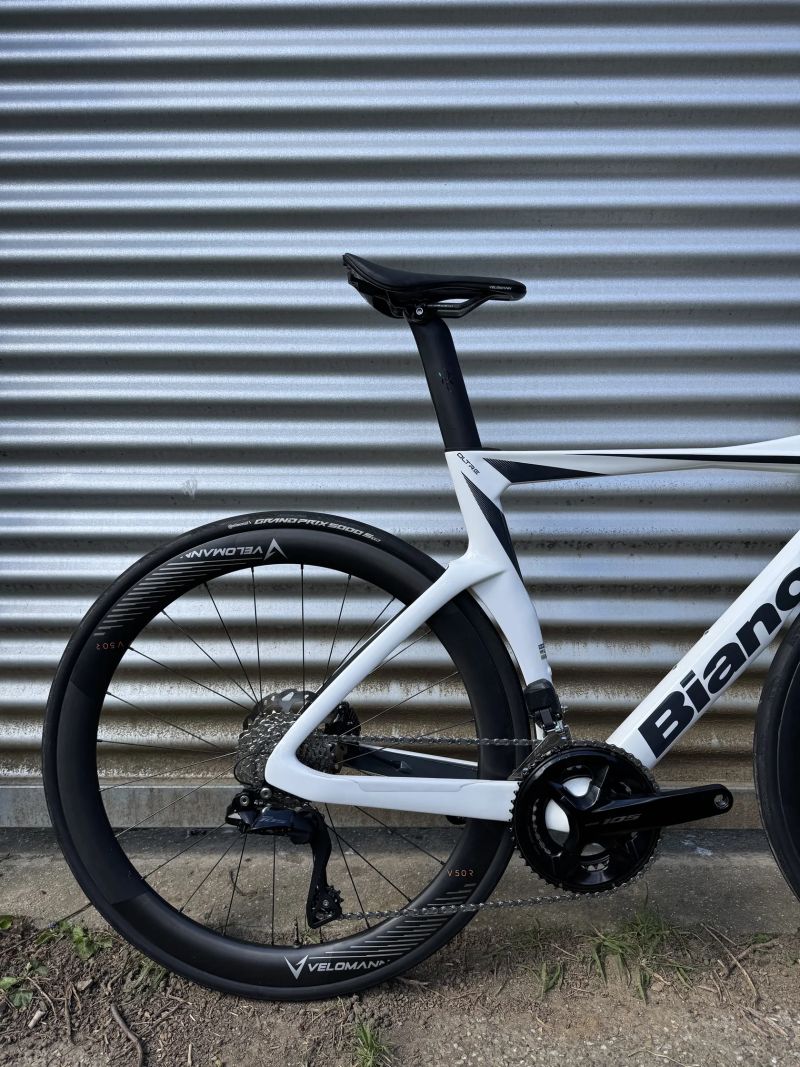 Bianchi Oltre - ZÁNOVNÍ, SHIMANO Di2, WATTMETR