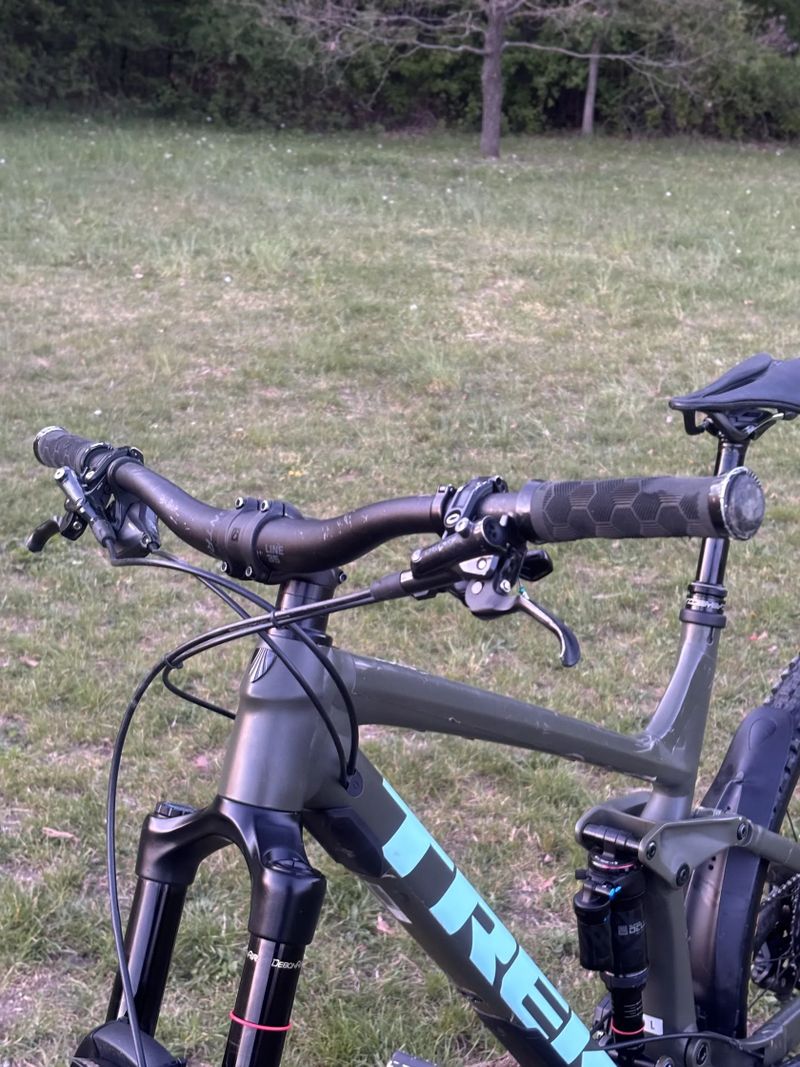 Trek Remedy 8