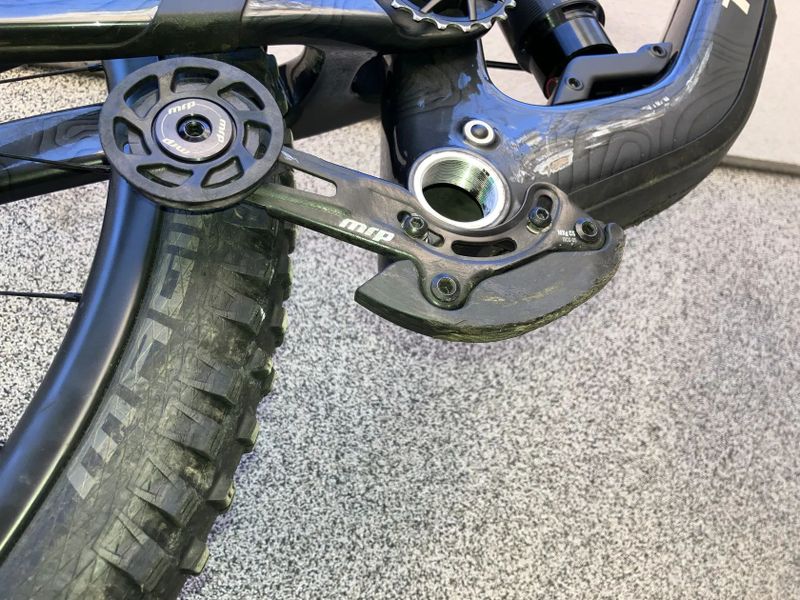Trek Slash 9.8 GX AxS T-Type tuning stavba