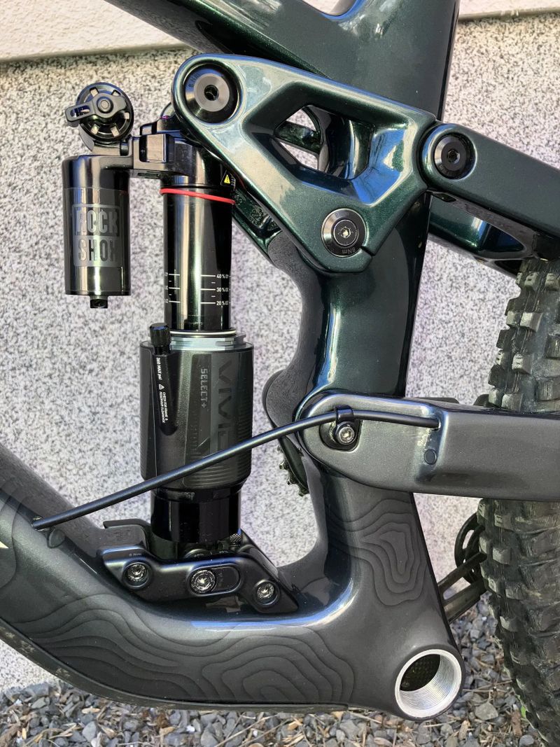 Trek Slash 9.8 GX AxS T-Type tuning stavba