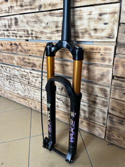 Nová vzduchová 29” MTB vidlice 130mm, pevná osa