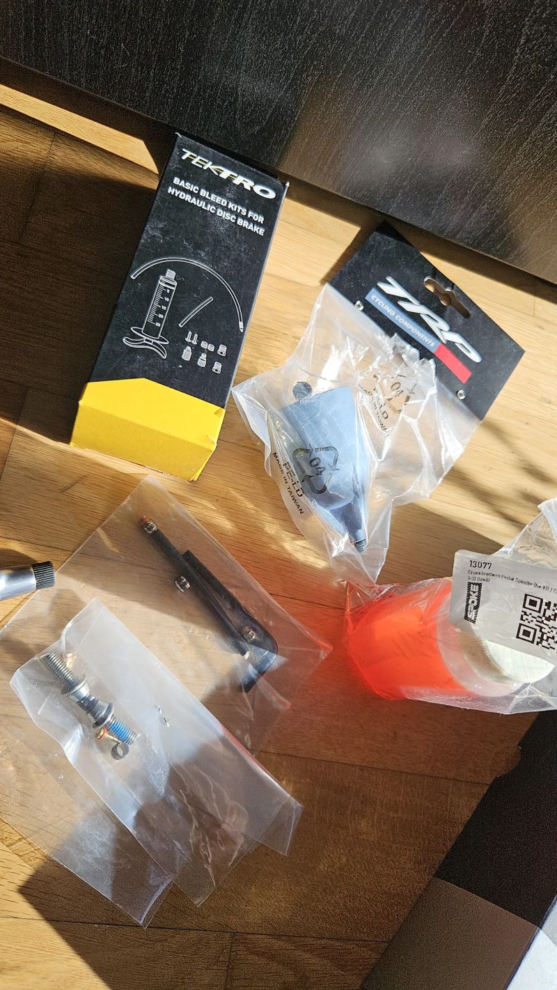 Komplet TRP DHR EVO Silver, 3 kotuce, adaptery, Bleed Kit, olej