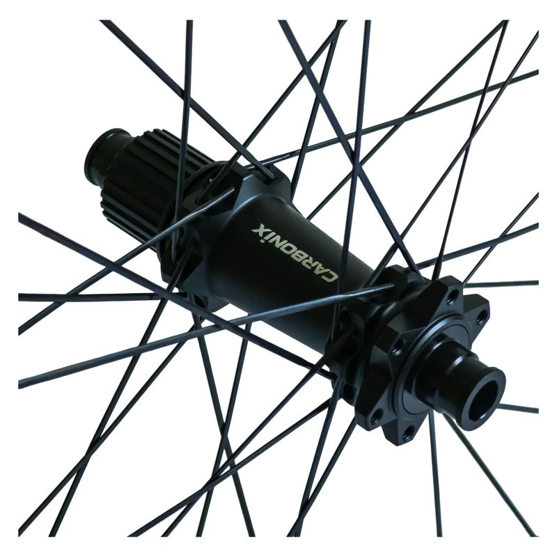 🪶 ULTRA LEHKÁ – MTB karbonová kola Carbonix WAVE 30 XC | zvlněný ráfek | Sapim CX Ray | 1280 g