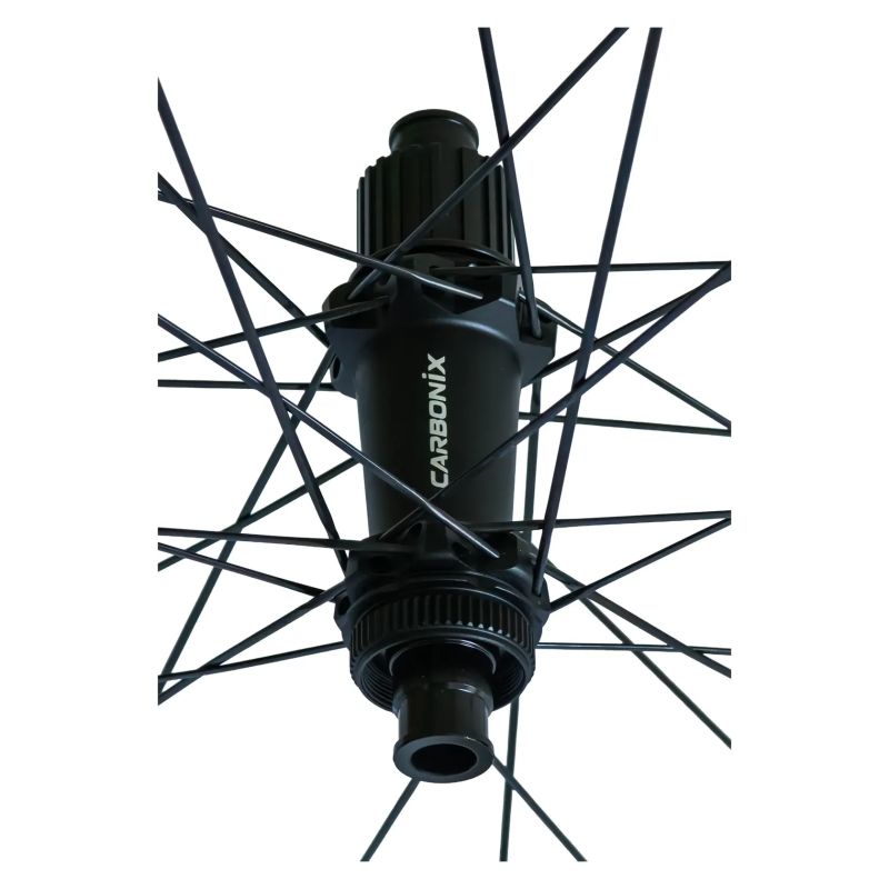 🪶 ULTRA LEHKÁ – MTB karbonová kola Carbonix WAVE 30 XC | zvlněný ráfek | Sapim CX Ray | 1280 g