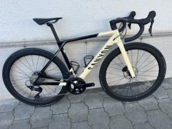 Canyon Ultimate CF SL 7, vel.S, 2x12s Shimano 105, karbonová kola, stav nového kola. 