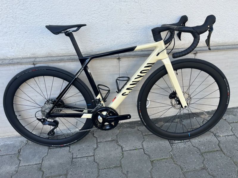 Canyon Ultimate CF SL 7, vel.S, 2x12s Shimano 105, karbonová kola, stav nového kola. 