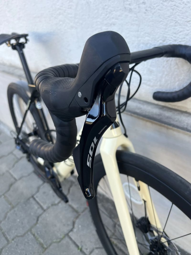 Canyon Ultimate CF SL 7, vel.S, 2x12s Shimano 105, karbonová kola, stav nového kola. 