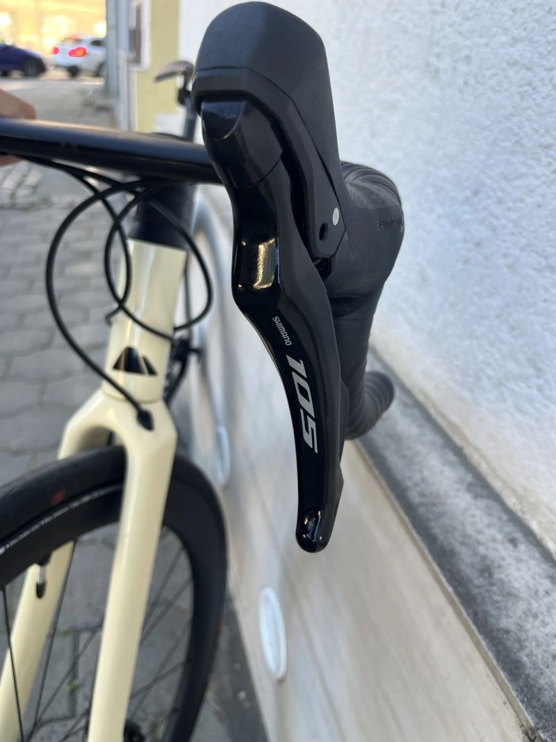 Canyon Ultimate CF SL 7, vel.S, 2x12s Shimano 105, karbonová kola, stav nového kola. 