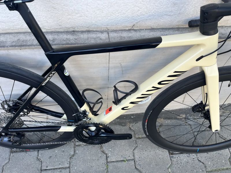 Canyon Ultimate CF SL 7, vel.S, 2x12s Shimano 105, karbonová kola, stav nového kola. 