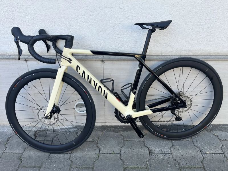Canyon Ultimate CF SL 7, vel.S, 2x12s Shimano 105, karbonová kola, stav nového kola. 