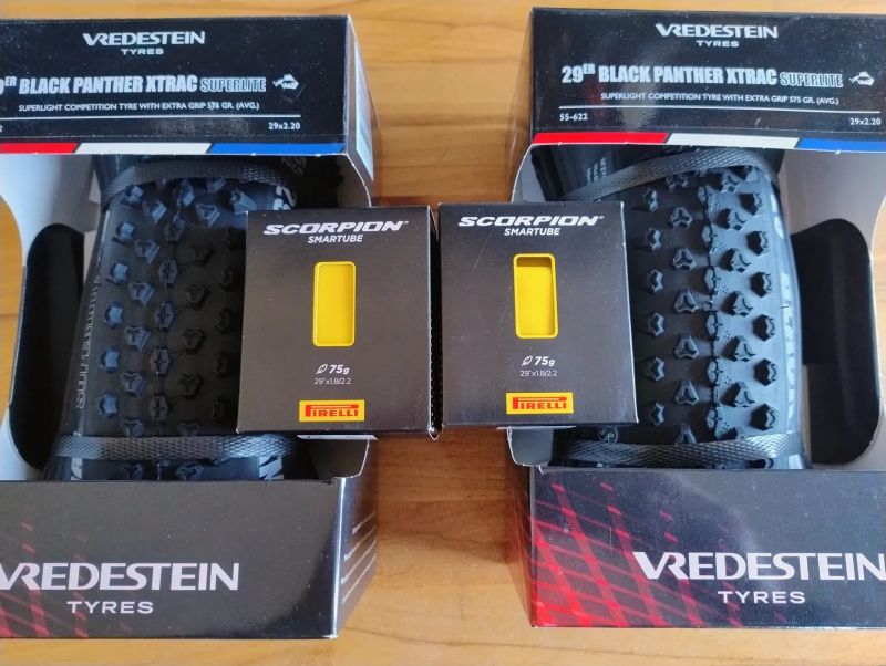 Vredestein X-TRAC Superlite 29x2.20 + Pirelli TPU