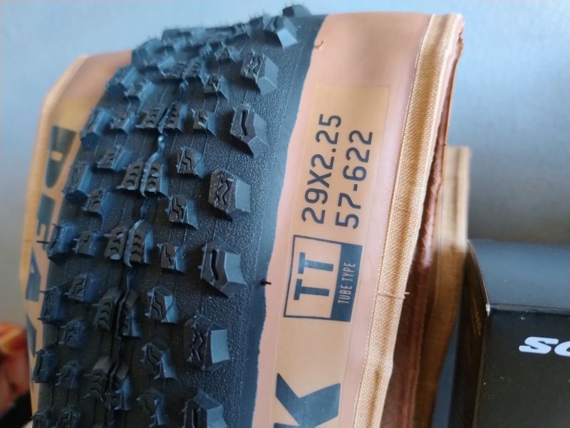 GoodYear Peak Premium + Pirelli TPU