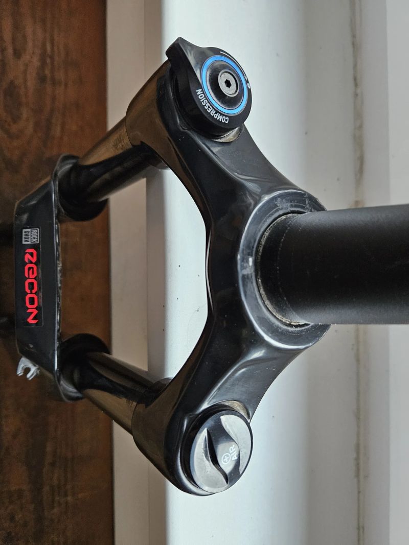 Odpružená vidlice Rock Shox Recon Silver