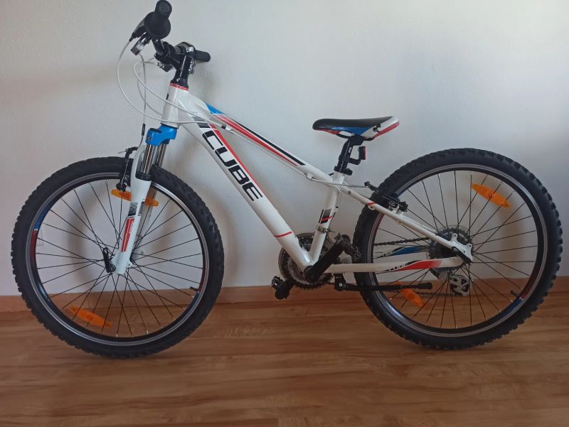 Dětské kolo CUBE RACE 24"
