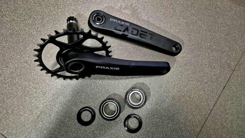 Kliky Praxis Cadet + PressFit střed BB92 + převodník 32T – zánovní
