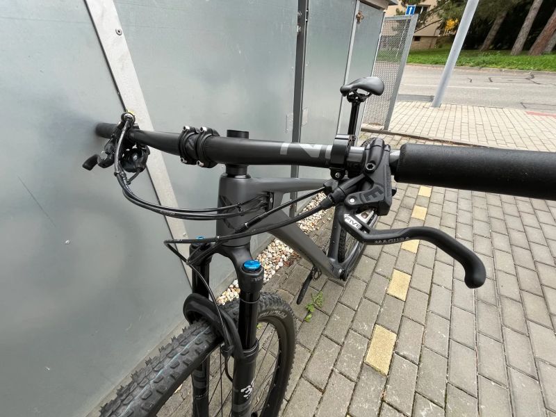 MTB Radon Carbon Superlite, vel. M / váha 9,8 kg 