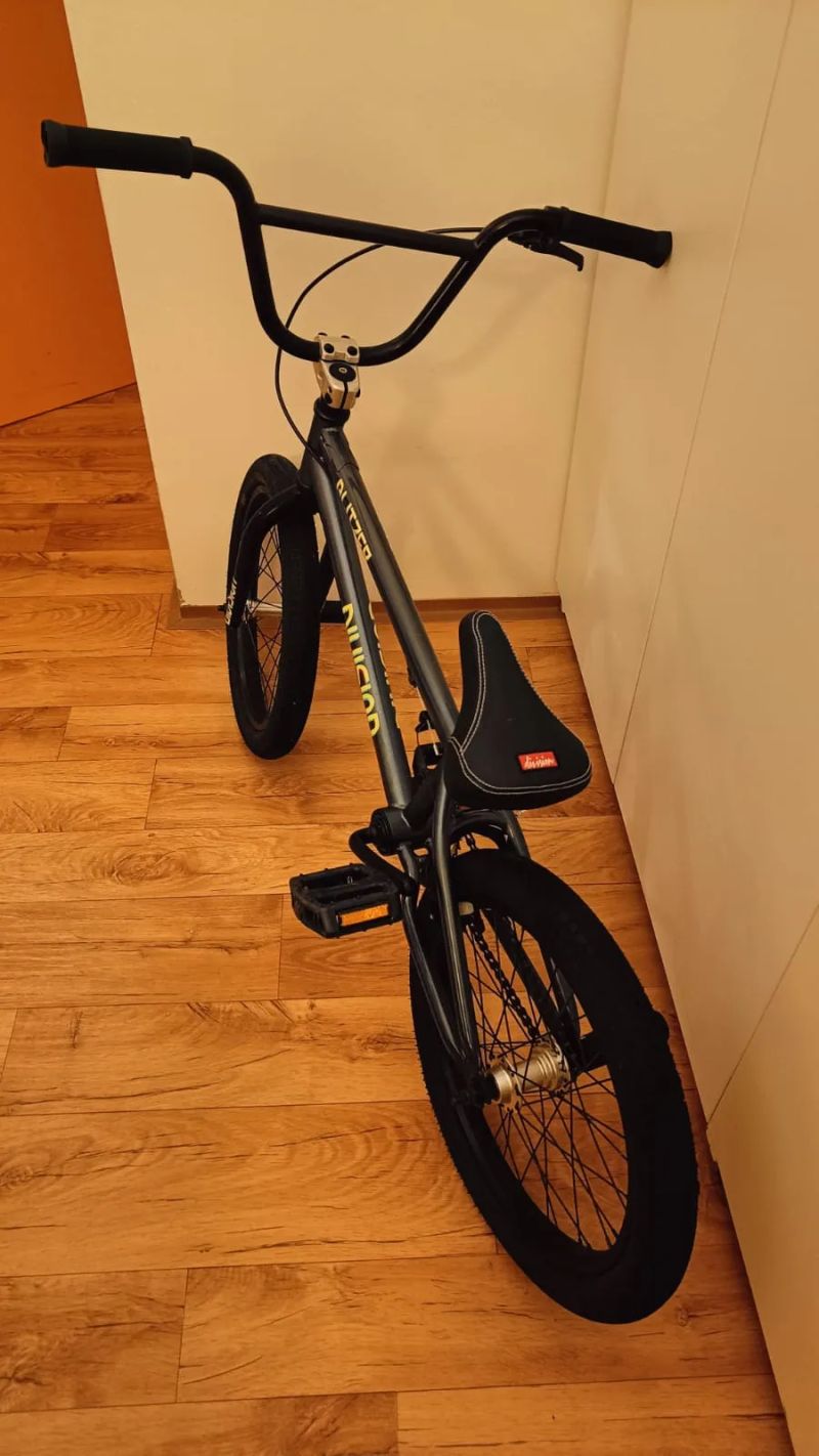 Juniorské BMX kolo Division Blitzer 18" Metal Grey/Polished