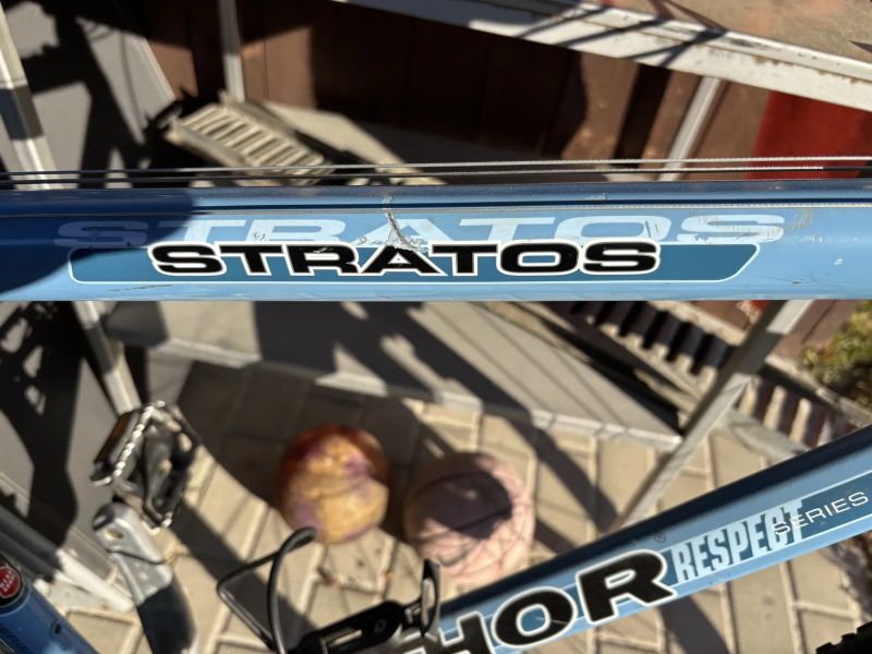 Author stratos 20"