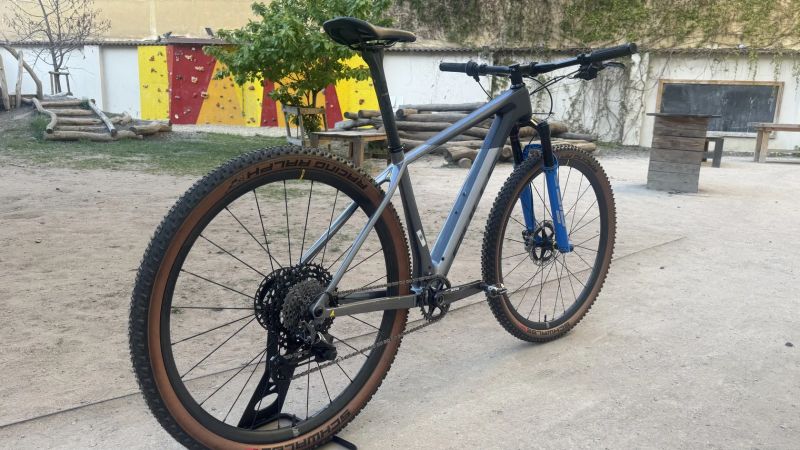 BULLS Black Adder Team 2023 | vel. MD (44cm) | Shimano XTR | Carbon